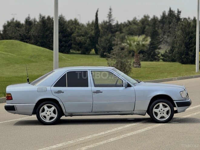 Mercedes E 200 1993, 280,000 km - 2.0 l - Bakı