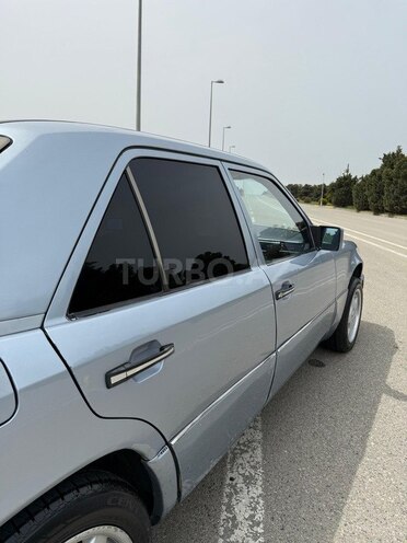 Mercedes E 200 1993, 280,000 km - 2.0 l - Bakı