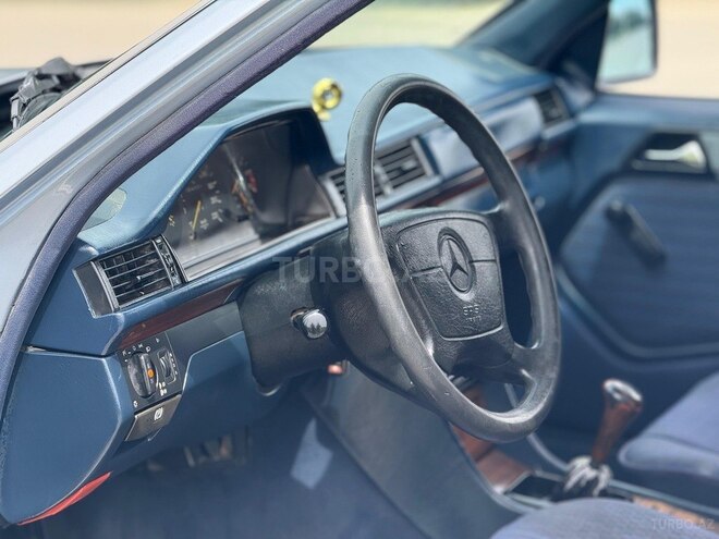 Mercedes E 200 1993, 280,000 km - 2.0 l - Bakı