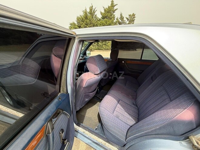 Mercedes E 200 1993, 280,000 km - 2.0 l - Bakı