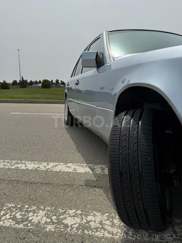 Mercedes E 200 1993, 280,000 km - 2.0 l - Bakı