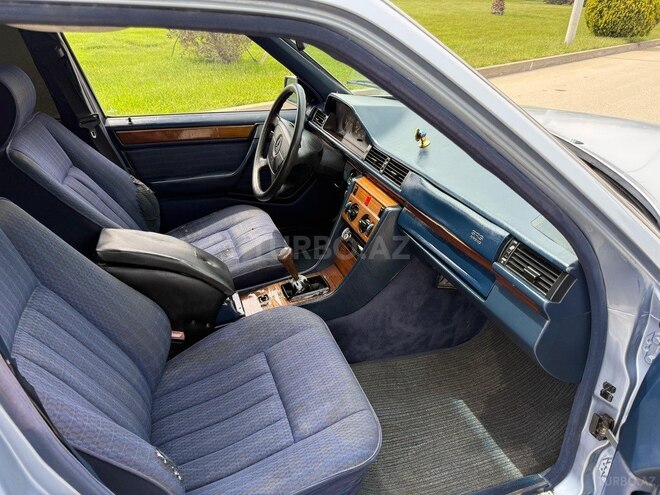 Mercedes E 200 1993, 280,000 km - 2.0 l - Bakı