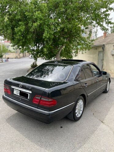 Mercedes E 240 1998, 368,000 km - 2.4 l - Bakı