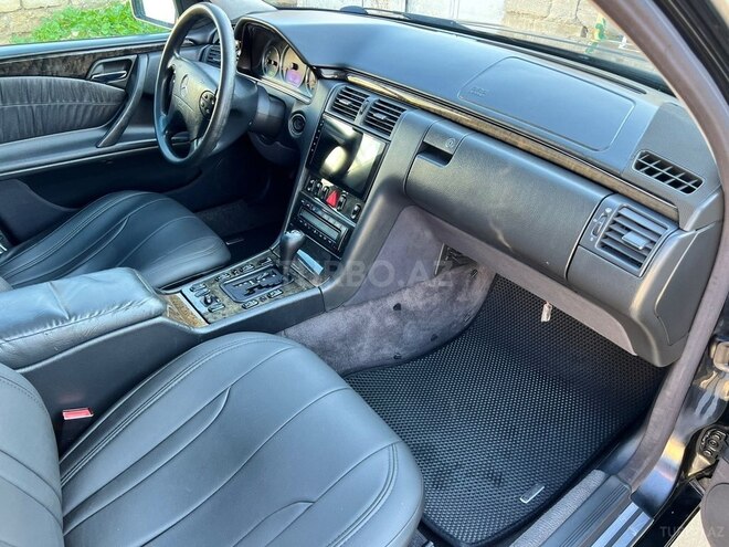 Mercedes E 240 1998, 368,000 km - 2.4 l - Bakı