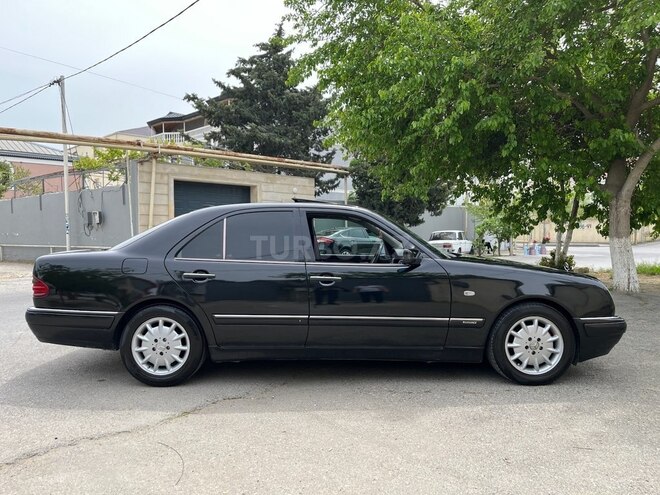 Mercedes E 240 1998, 368,000 km - 2.4 l - Bakı