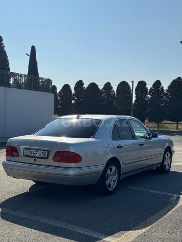 Mercedes E 240 1998, 287,000 km - 2.4 l - Bakı