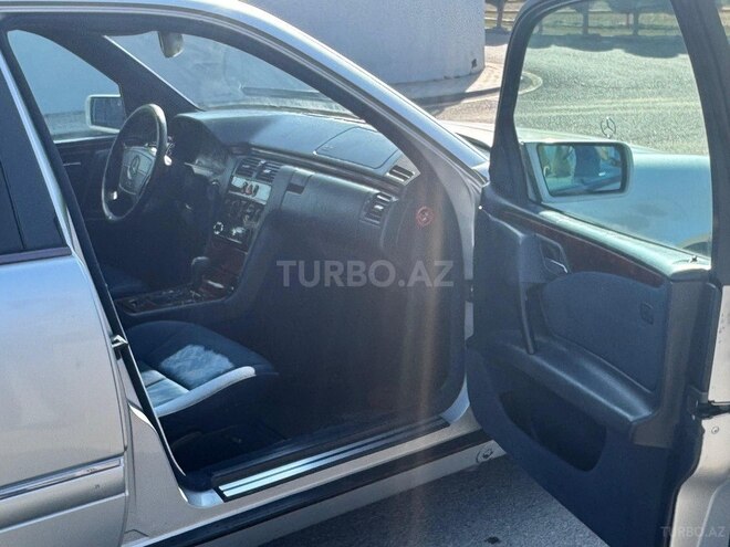 Mercedes E 240 1998, 287,000 km - 2.4 l - Bakı