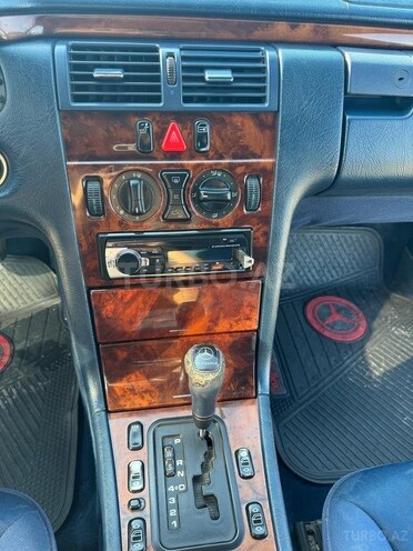 Mercedes E 240 1998, 287,000 km - 2.4 l - Bakı
