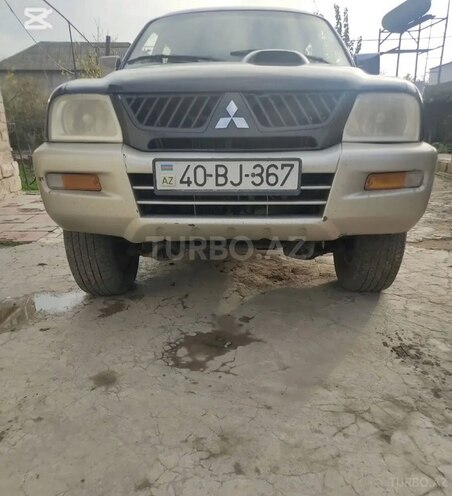 Mitsubishi L200 2005, 335,000 km - 2.5 l - Salyan