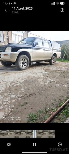 Mitsubishi L200 2005, 335,000 km - 2.5 l - Salyan