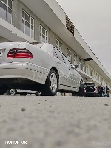 Mercedes E 220 d 2000, 448,000 km - 2.2 l - Göyçay