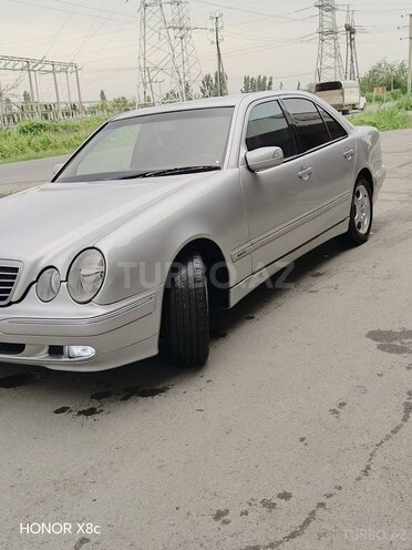Mercedes E 220 d 2000, 448,000 km - 2.2 l - Göyçay