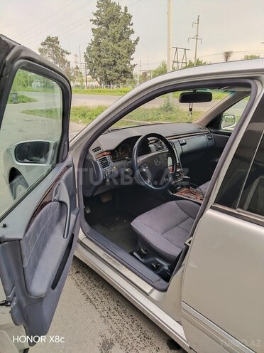 Mercedes E 220 d 2000, 448,000 km - 2.2 l - Göyçay