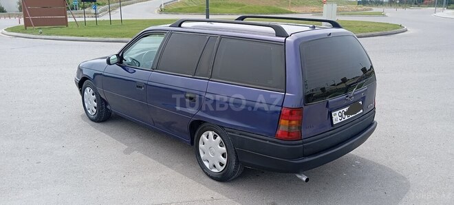 Opel Astra 1995, 250,000 km - 1.6 л - Bakı