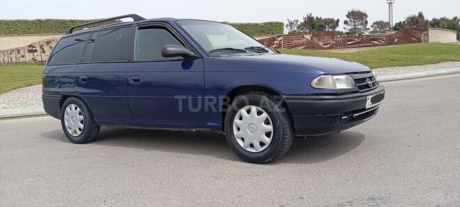 Opel Astra 1995, 250,000 km - 1.6 л - Bakı