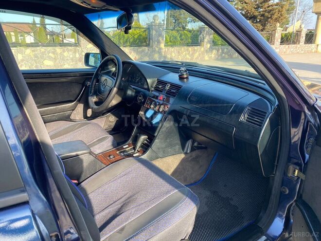 Mercedes C 180 1995, 289,000 km - 1.8 л - Quba