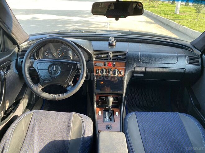 Mercedes C 180 1995, 289,000 km - 1.8 л - Quba