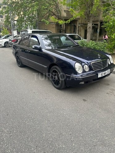 Mercedes E 280 2001, 292,000 km - 2.8 l - Bakı