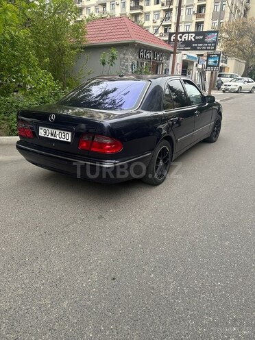 Mercedes E 280 2001, 292,000 km - 2.8 l - Bakı