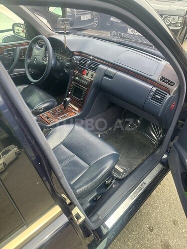Mercedes E 280 2001, 292,000 km - 2.8 l - Bakı
