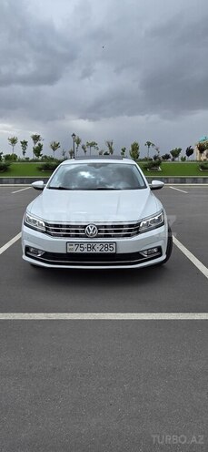 Volkswagen Passat 2017, 126,800 km - 2.0 l - Naxçıvan