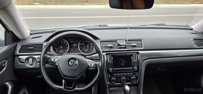 Volkswagen Passat 2017, 126,800 km - 2.0 l - Naxçıvan