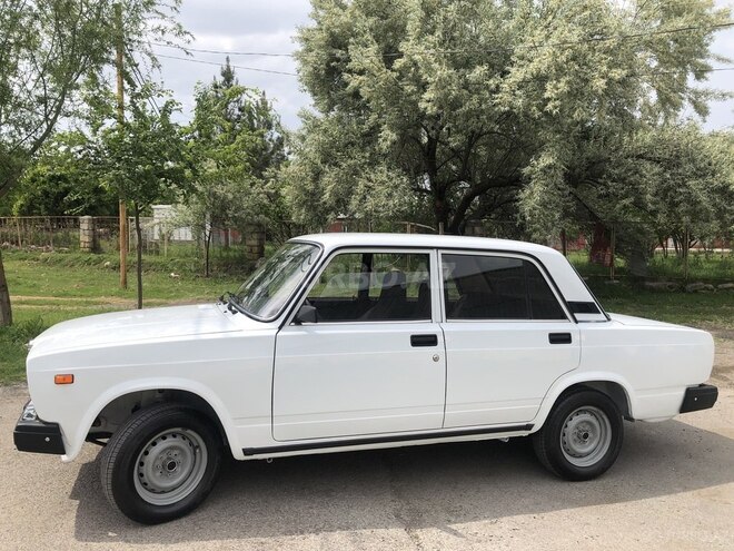 LADA (VAZ) 2107 2007, 95,000 km - 1.6 l - Ucar