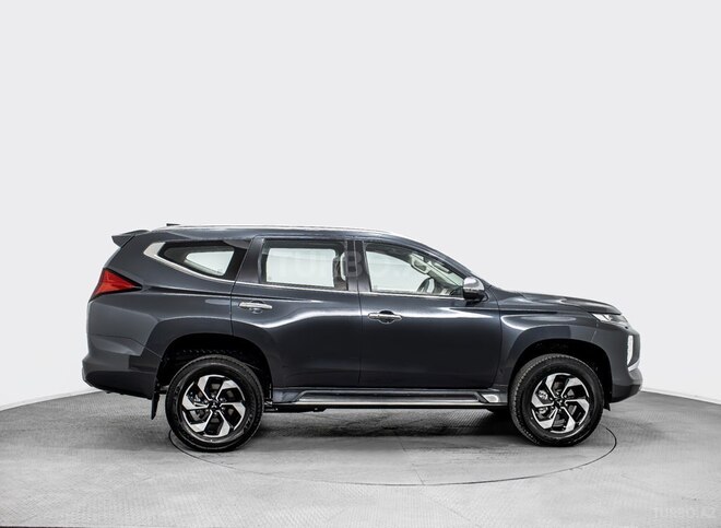 Mitsubishi Pajero Sport-5