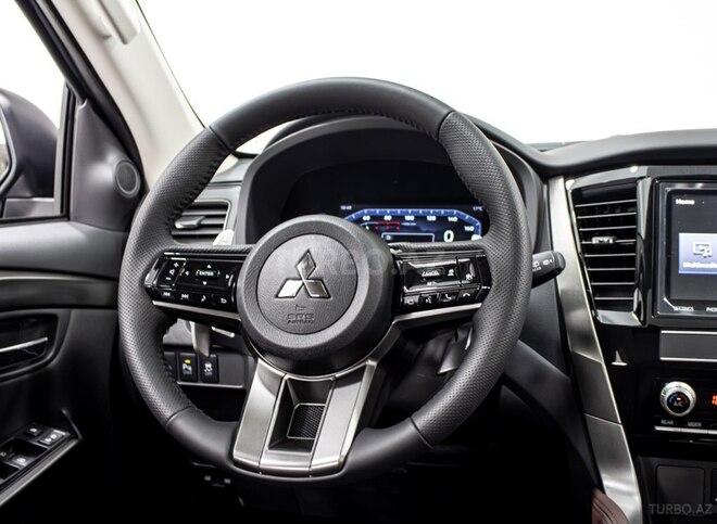 Mitsubishi Pajero Sport-16