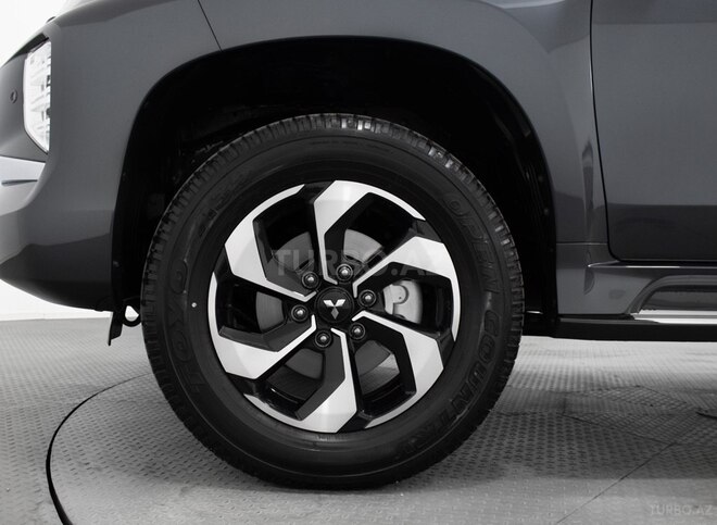 Mitsubishi Pajero Sport-9