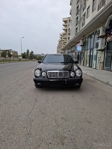 Mercedes E 240 1999, 356,065 km - 2.4 л - Bakı