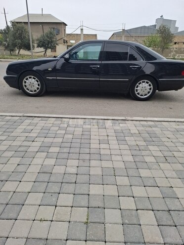 Mercedes E 240 1999, 356,065 km - 2.4 л - Bakı