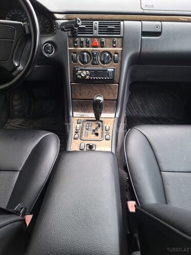 Mercedes E 240 1999, 356,065 km - 2.4 л - Bakı