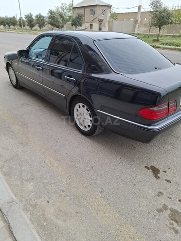 Mercedes E 240 1999, 356,065 km - 2.4 л - Bakı