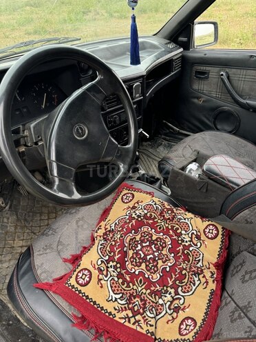 Opel  1990, 700,000 km - 1.6 l - Bakı
