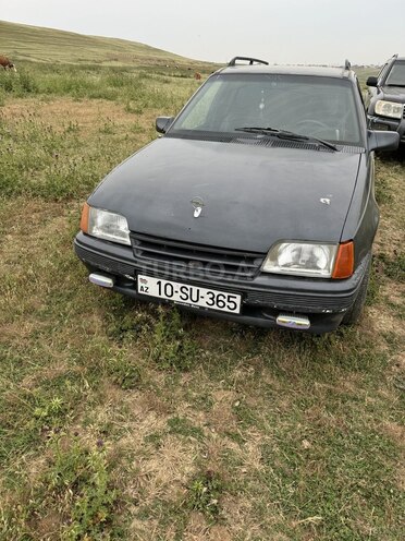 Opel  1990, 700,000 km - 1.6 l - Bakı