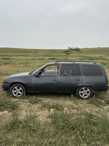 Opel  1990, 700,000 km - 1.6 l - Bakı