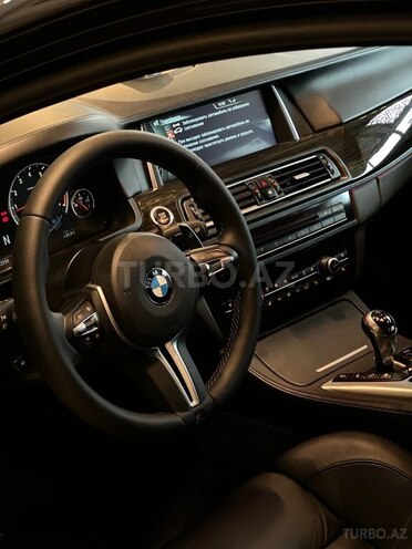 BMW M5-15