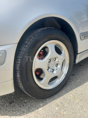 Mercedes E 280 2000, 345,000 km - 2.8 l - Ağcabədi