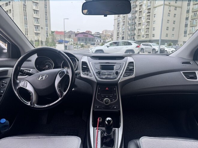 Hyundai Avante 2015, 185,000 km - 1.6 l - Bakı