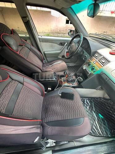 Mercedes C 180 1994, 350,000 km - 1.8 l - Qax