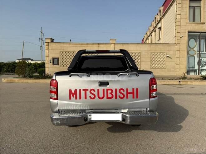 Mitsubishi L200 2016, 182,700 km - 2.5 l - Bakı