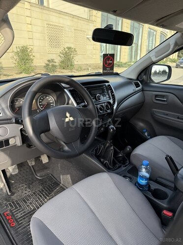 Mitsubishi L200 2016, 182,700 km - 2.5 l - Bakı