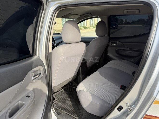 Mitsubishi L200 2016, 182,700 km - 2.5 l - Bakı