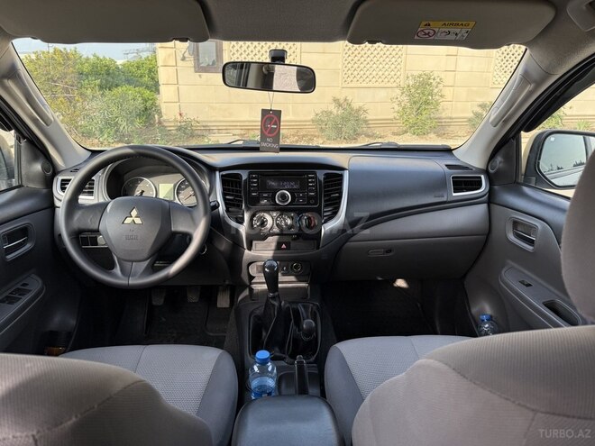 Mitsubishi L200 2016, 182,700 km - 2.5 l - Bakı