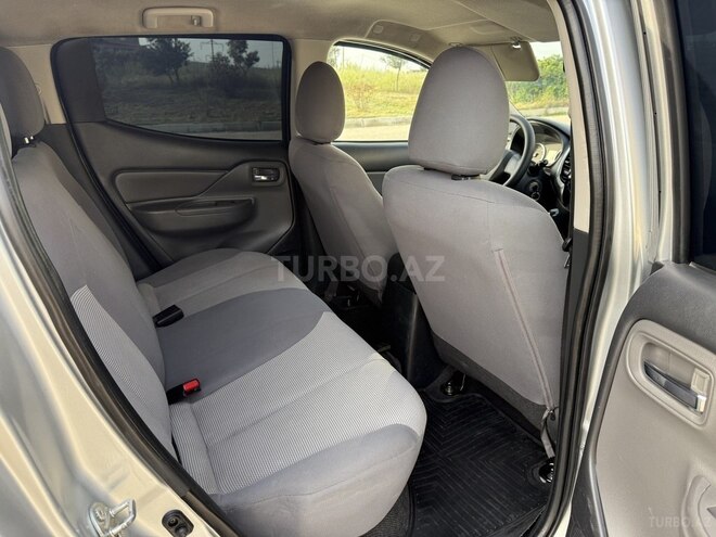 Mitsubishi L200 2016, 182,700 km - 2.5 l - Bakı