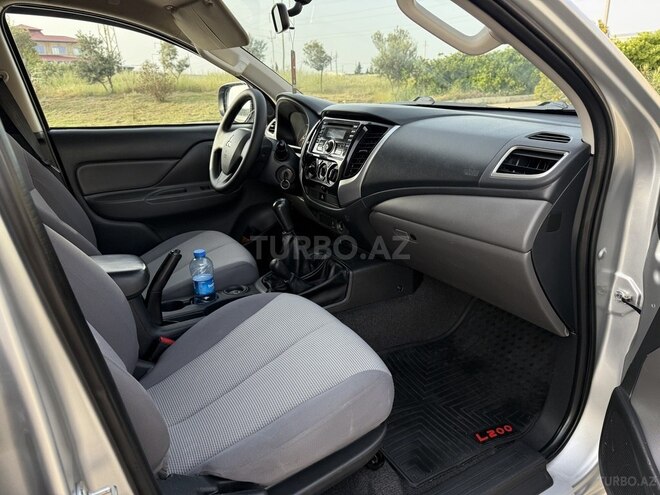 Mitsubishi L200 2016, 182,700 km - 2.5 l - Bakı