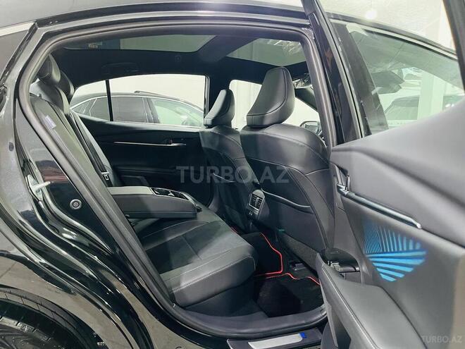 Toyota Camry-12
