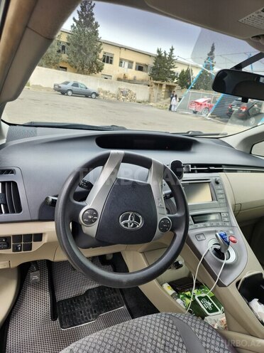 Toyota Prius-9