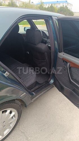 Mercedes C 220 1995, 200,000 km - 2.2 l - Bakı